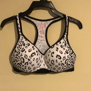 VS Pink Yoga Push-up Bra